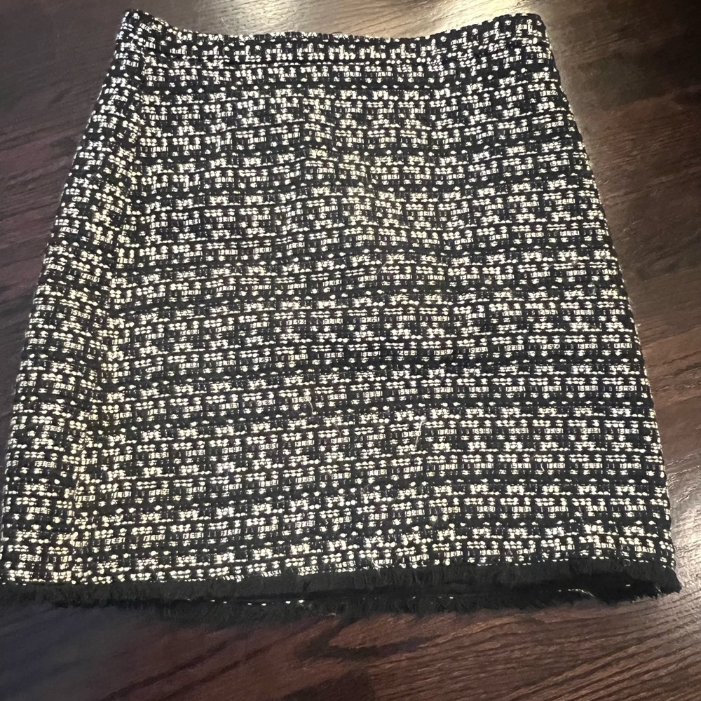 Black and white Ann Taylor skirt